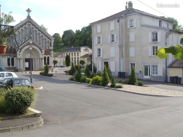 CONTREXEVILLE centre loue F3