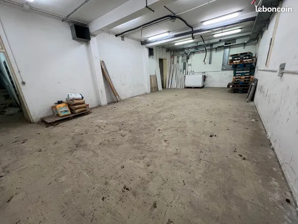 LOCAL COMERCIALE 59 m² - VENCE