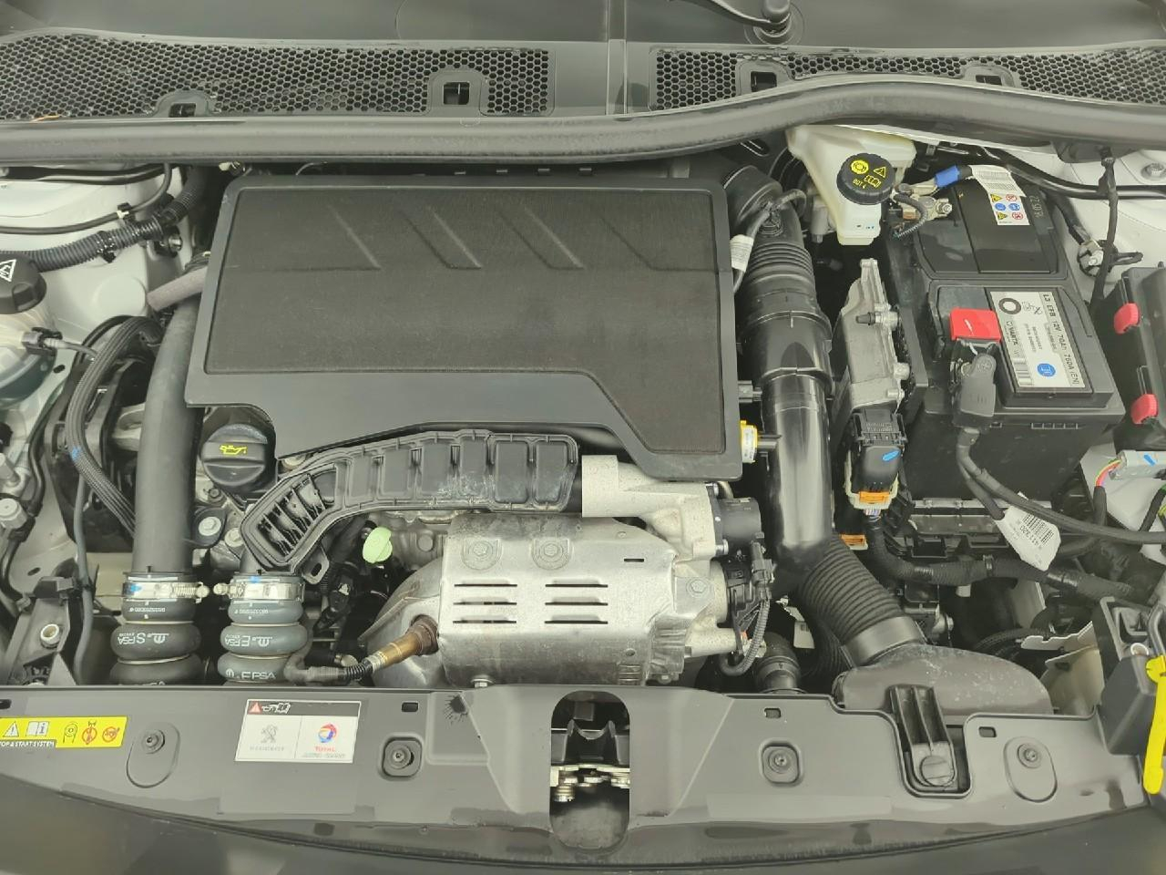 Peugeot 2008 puretech 130 s&s eat8 allure pack — photo 16