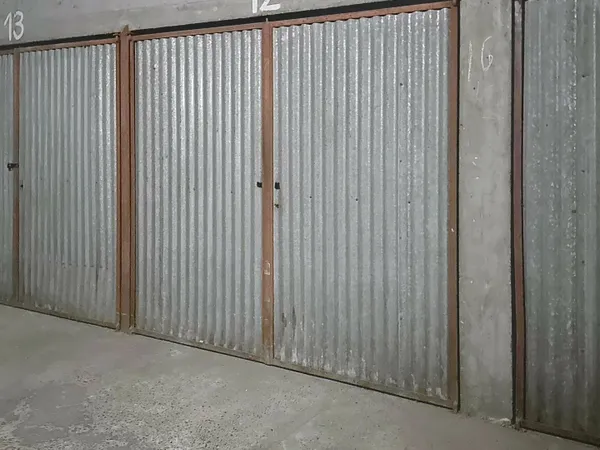 Saint Cyprien, garage en sous-sol