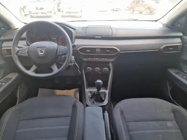 Dacia Sandero stepway iii essential tce 90 — photo 7