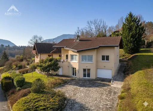 Maison 5 pièces 180 m²