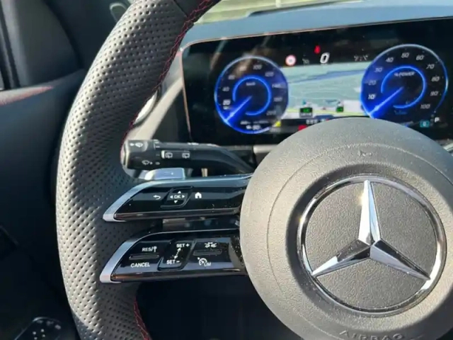 Mercedes Eqa 250+ — photo 16