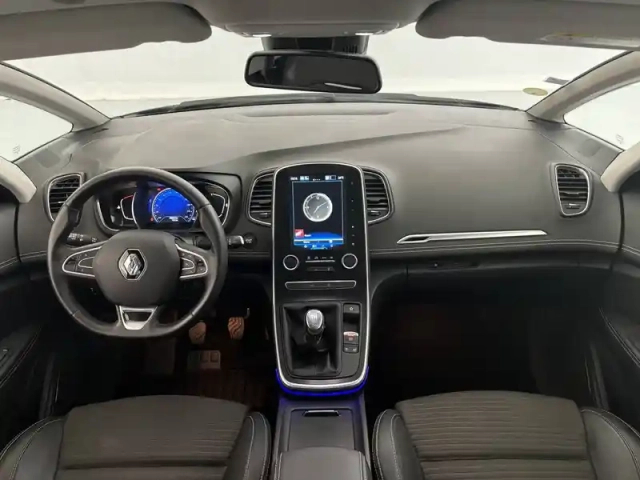 Renault Scenic blue dci 120 — photo 28