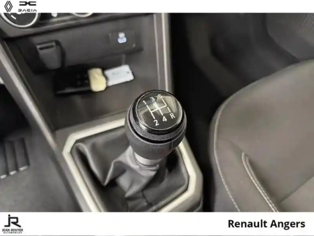 Dacia Sandero 1.0 tce 90ch journey — photo 6