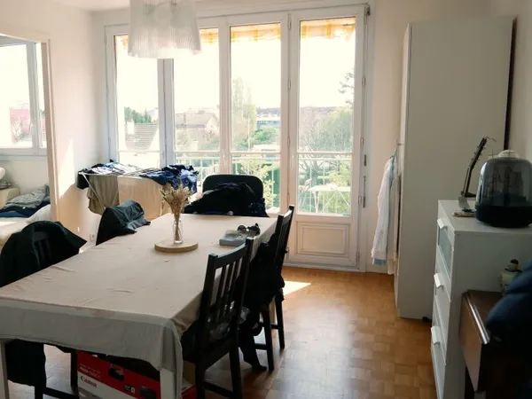 Loue chambre en colocation