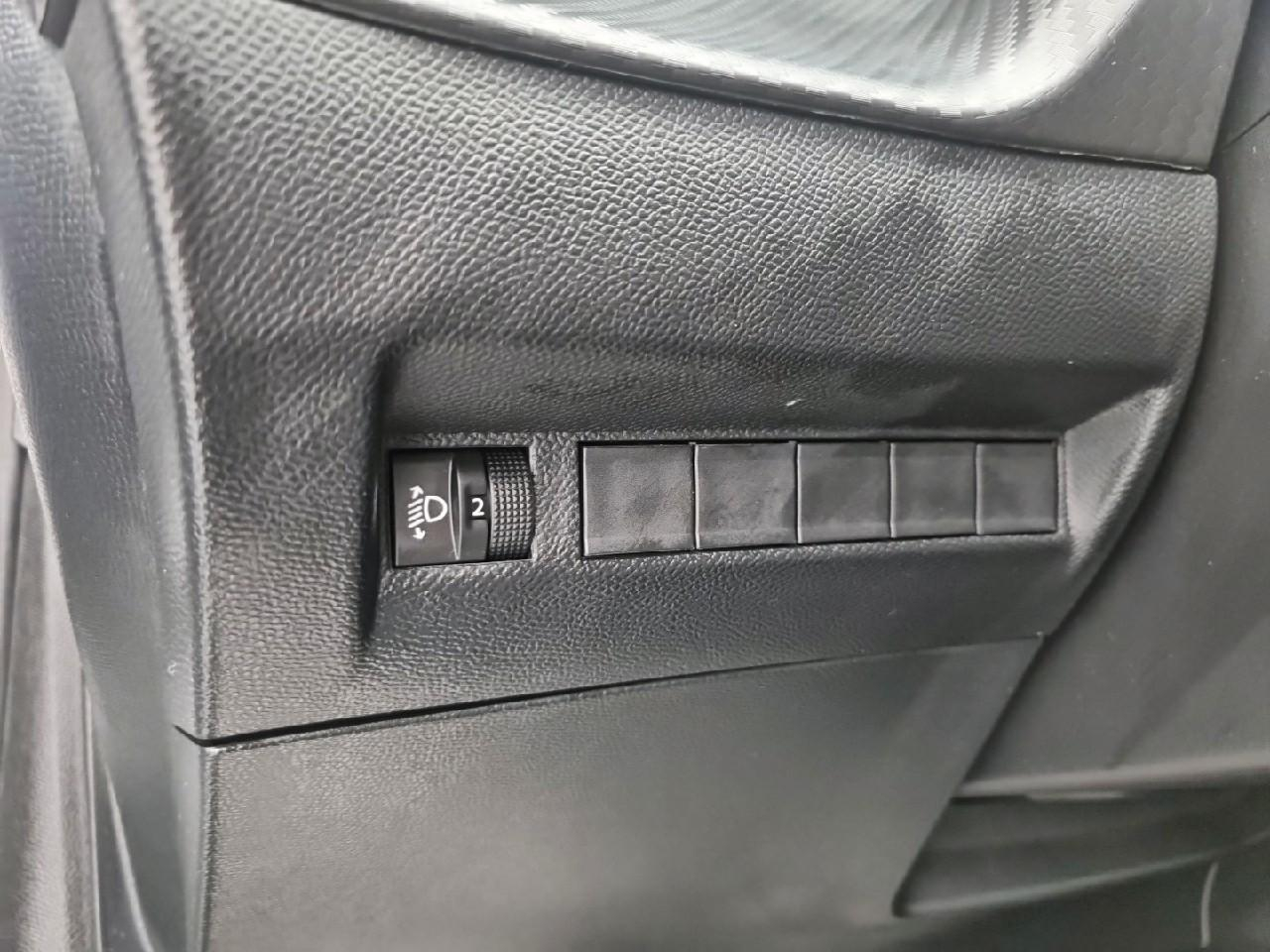 Peugeot 208 100 s&s bvm6 style — photo 25