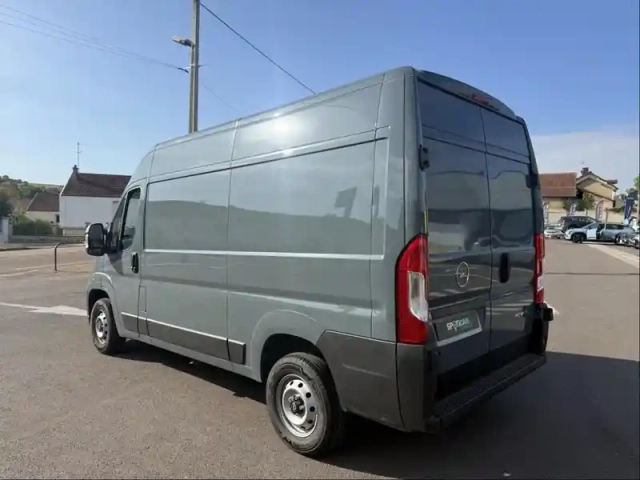 Opel Movano fg l2h2 3.0 120ch s&amp;s pack premium connect — photo 7