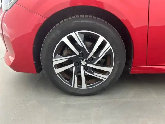 Peugeot 208 puretech 100 s&amp;s bvm6 — photo 13