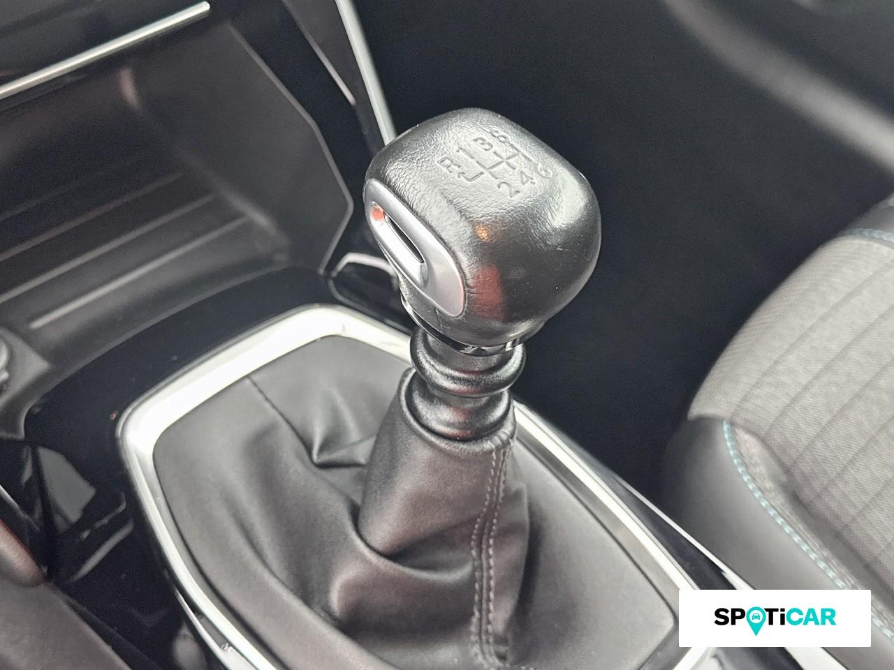 Peugeot 208 1.2 puretech 100ch s&s allure 118g — photo 14