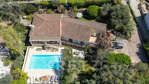 Maison 6 pièces 234 m²