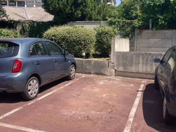 Parking 13 m²