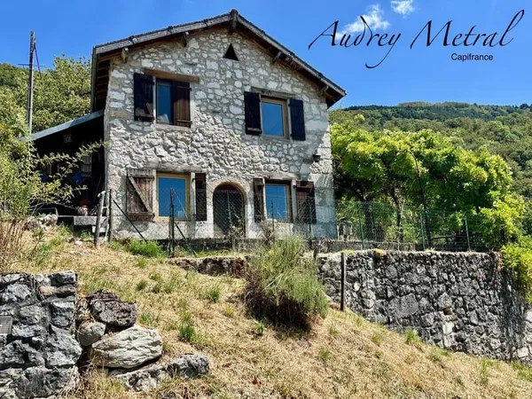 Maison en pierre à vendre à SERRIERES EN CHAUTAGNE (73) vue imprenable, 50 min de Genève et Annecy, 