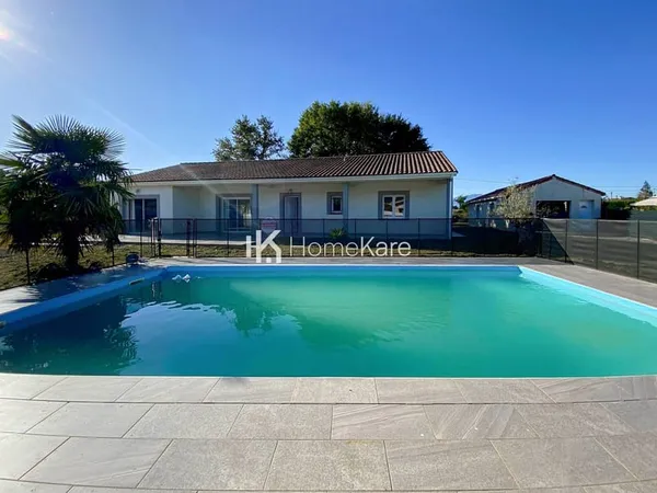 Villa avec dépendances et piscine