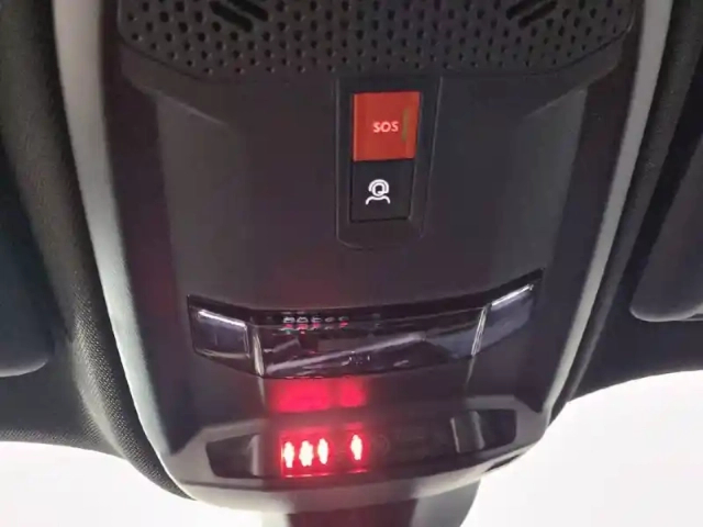 Peugeot 2008 hybrid 145 e-dcs6 — photo 53