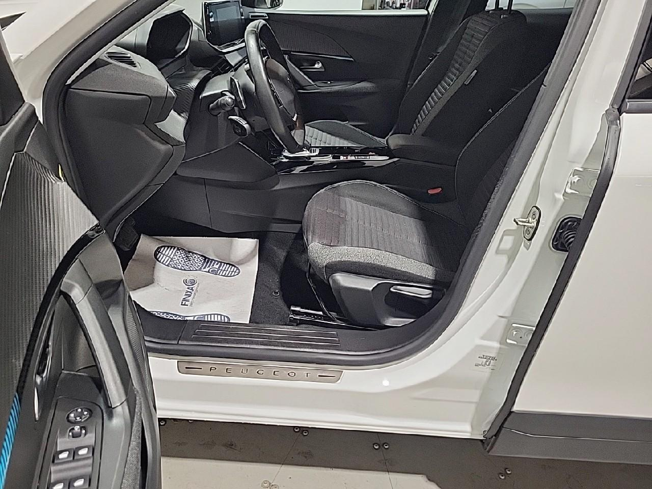 Peugeot 2008 puretech 130 s&s eat8 style — photo 10