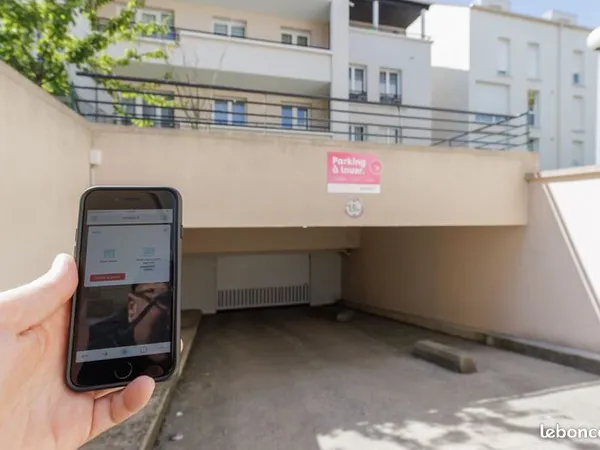 Parking Ecouen