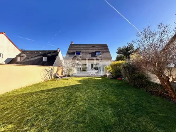 Maison 6 pièces avec sous-sol total - 148 m²