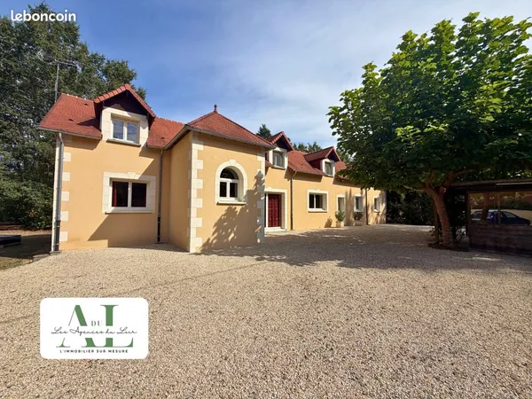Maison 7 pièces 239 m²