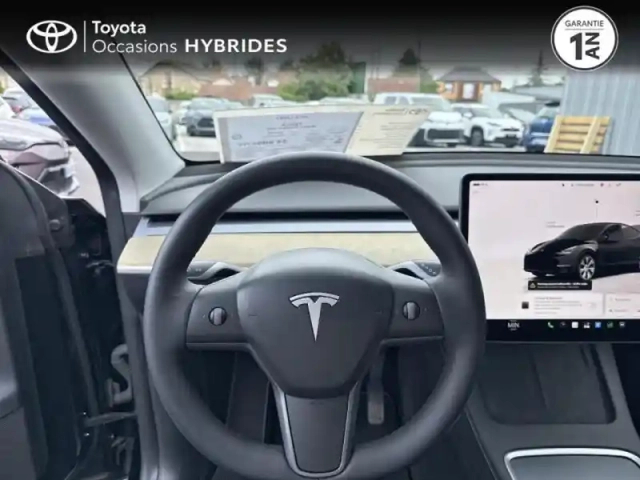 Tesla Model Y standard rwd — photo 13