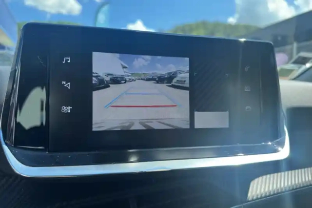 Peugeot 208 puretech 100 s&amp;s bvm6 — photo 13
