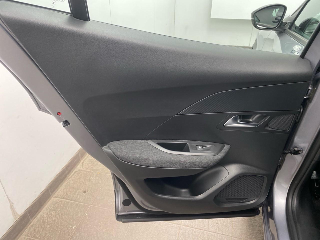 Peugeot 2008 100 s&s bvm6 style — photo 20