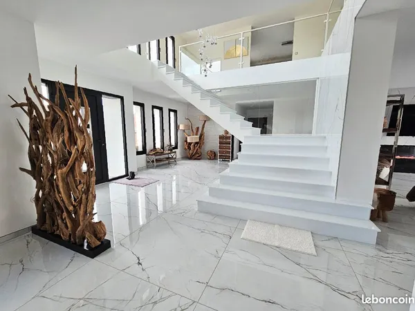 Villa Moderne 284m² hab. Sur 5000m²