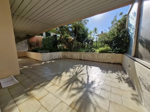 2P Terrasse+ jardinet dans résidence standing avec Piscine