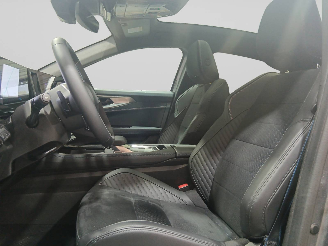 Renault Rafale — photo 14