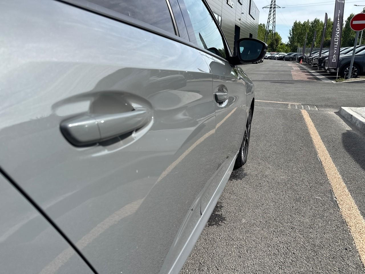 Peugeot 208 1.2 hybrid 110ch allure e-dcs6 — photo 15