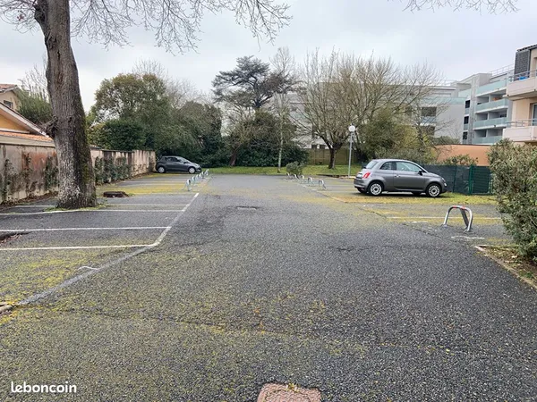 Parking/box MERIGNAC