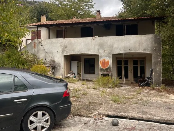 Villa entièrement à rénover - Les Révoires à la Turbie