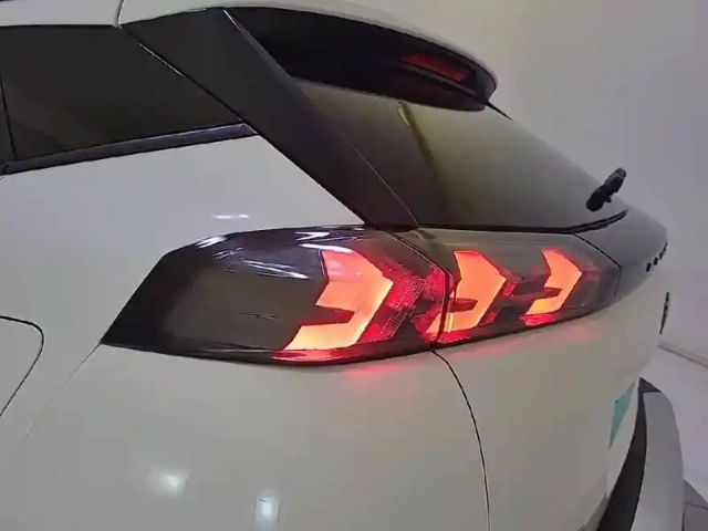 Peugeot 2008 bluehdi 130 s&amp;s eat8 — photo 45