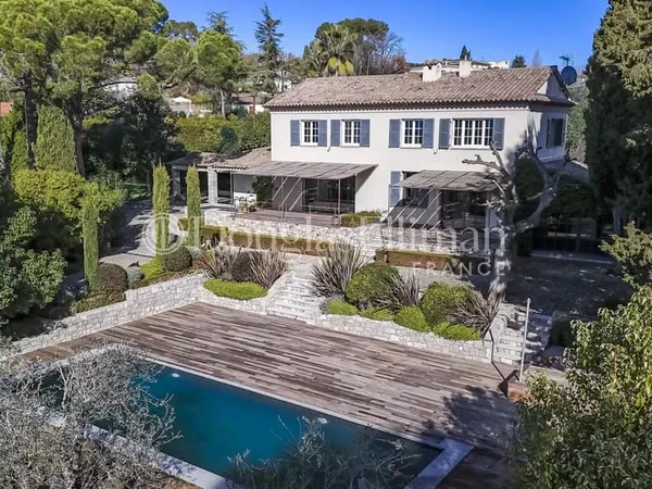 MOUGINS - Bastide d'Exception au Coeur de Mougins