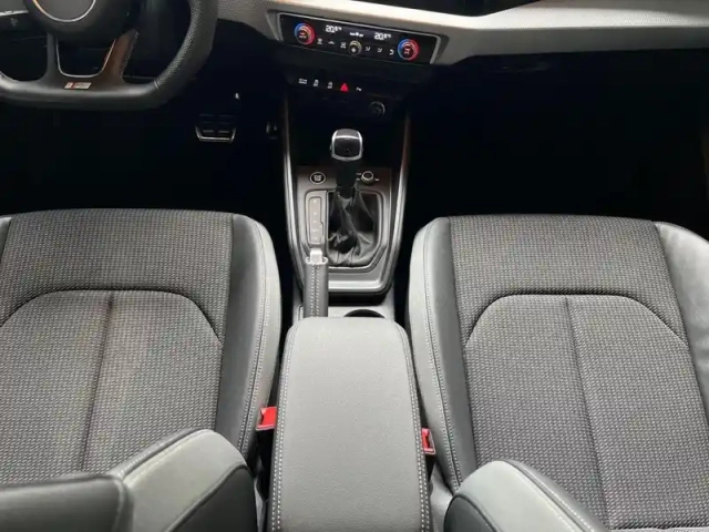 Audi A1 sportback 35 tfsi 150 ch s tronic 7 — photo 34