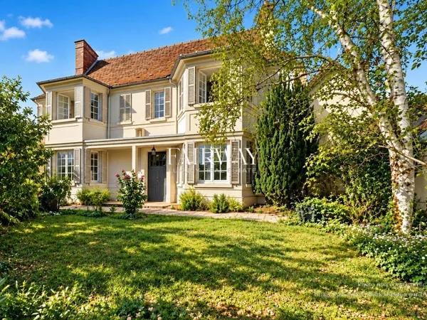Vends maison - 192.19 m² - 7 pièces, 4 chambres - Versailles 78000