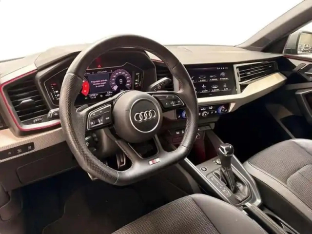 Audi A1 40 tfsi 207 ch s tronic 7 s line — photo 9
