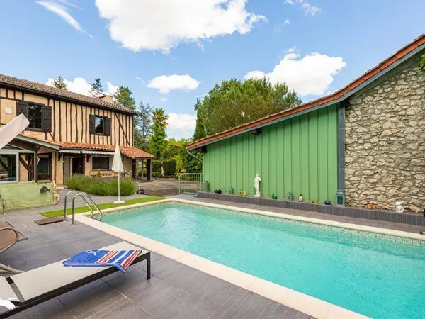 Maison 7 pièces 179 m²