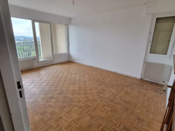 ANTONY LOCATION 3 PIECES AVEC PARKING