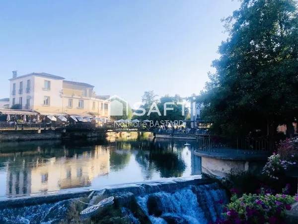 L'Isle proche centre et commerces : beau duplex avec terrasse et 2 places de parking