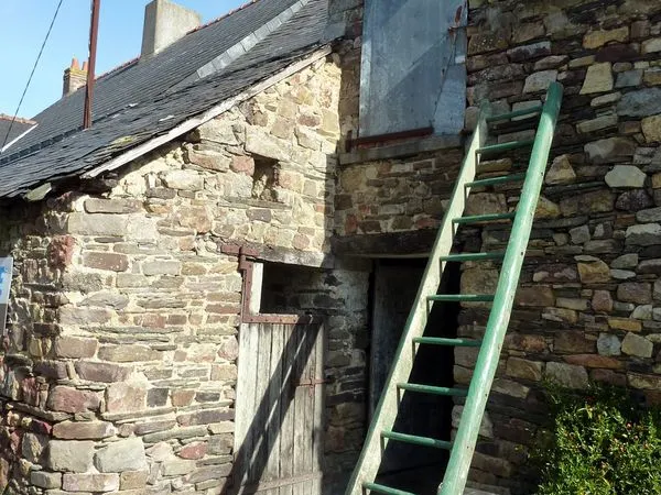 Bâtiment en pierre à rénover