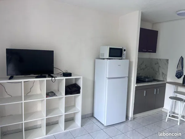 Appartement meublé 24 m² - Balcon, parking, clim - Eau & Internet inclus