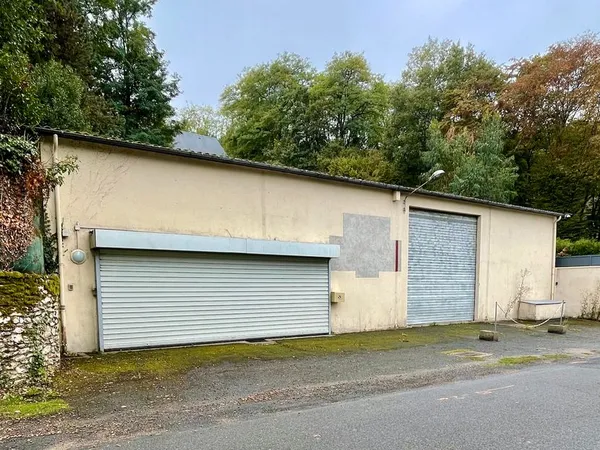 À LOUER - LOCAL ARTISANAL / ENTREPÔT - 380 m² - VEIGNÉ