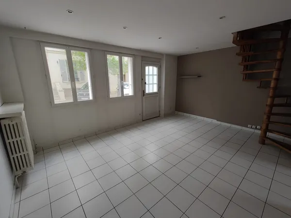 Vends appartement 46m² Duplex T3 à 5 min à pied de la gare d'Esbly (Ligne P)