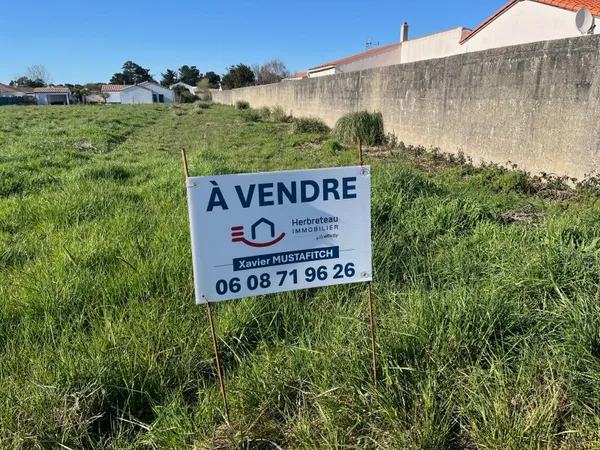 Terrain 674 m²