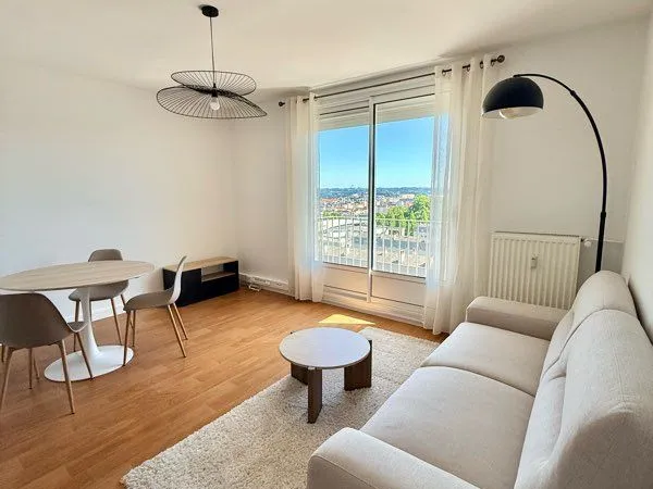T3 meublé avec balcon - vue dégagée