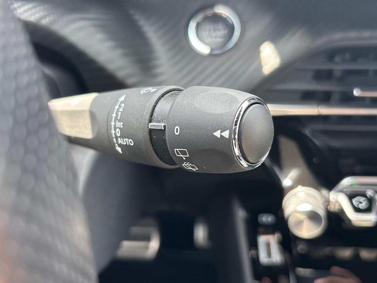 Peugeot 2008 1.2 puretech 130ch s&s gt eat8 — photo 17