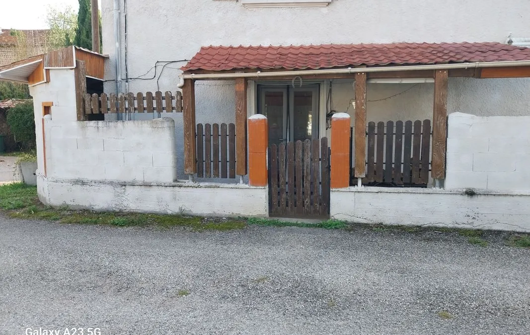 Photo 1