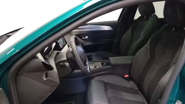 Peugeot 308 electrique 55 kwh 156ch — photo 60