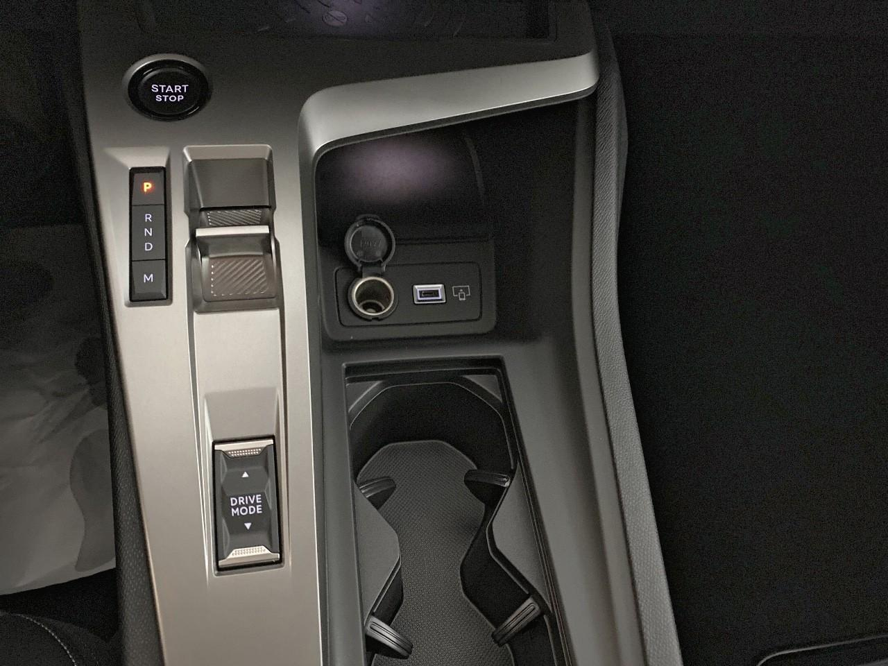 Peugeot 308 bluehdi 130ch s&s eat8 allure — photo 17
